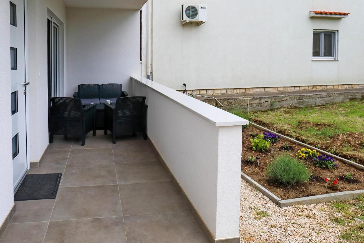 Apartman Kero Бибине Екстериор снимка