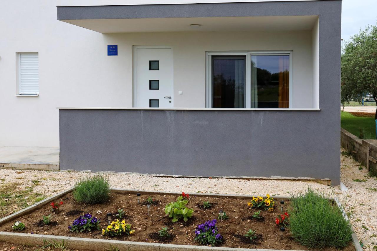 Apartman Kero Бибине Екстериор снимка