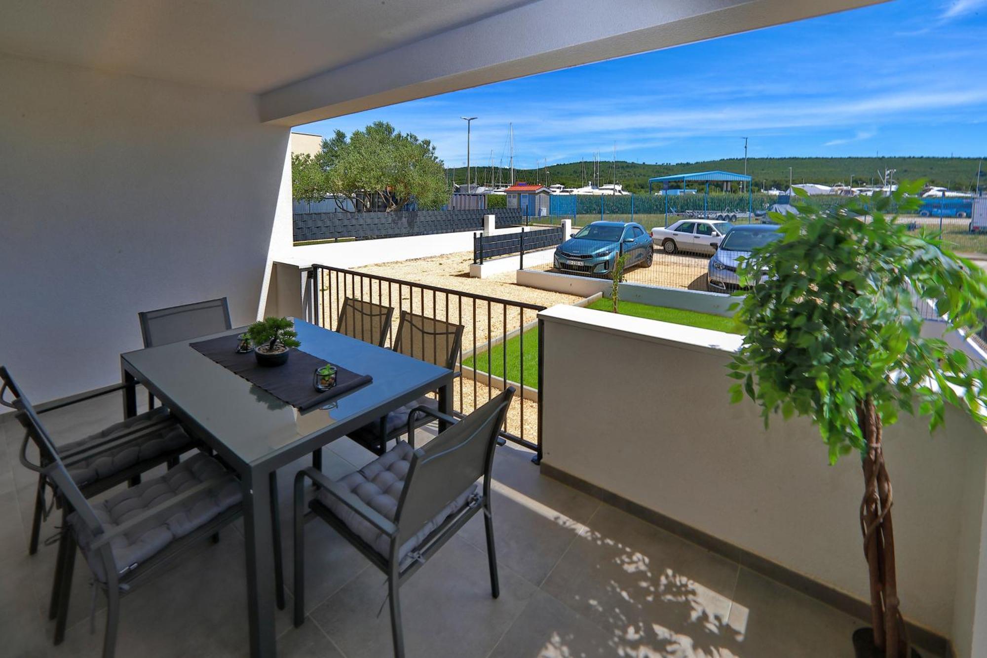 Apartman Kero Бибине Екстериор снимка